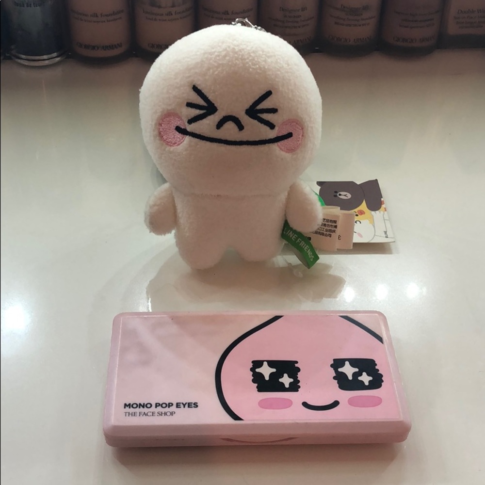 FaceShop Apeach eyeshadow Palette + Line Moon doll